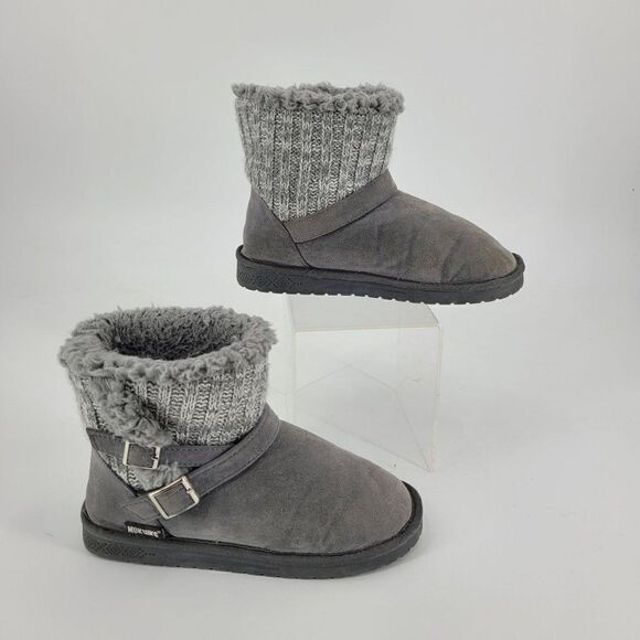 Muk Luks Boots 8 Gray Short Rib‎ Knit Double Buckle Vegan Faux Suede Pull On - Picture 6 of 11